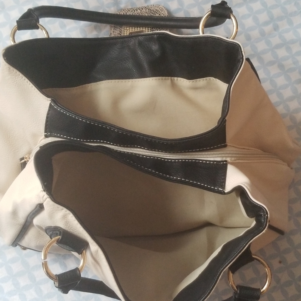 Purse - Picture 2 of 6
